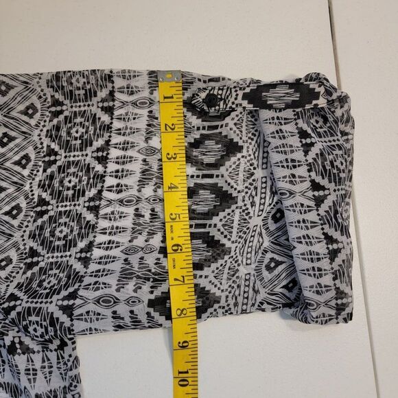 Mix and Co Aztec Popover Sheer Blouse Womens 3X Black Roll Tab Sleeve Vneck - Picture 9 of 10